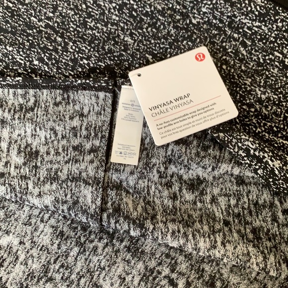 NWT. Lululemon Vinyasa Wrap Size S. - Picture 3 of 3